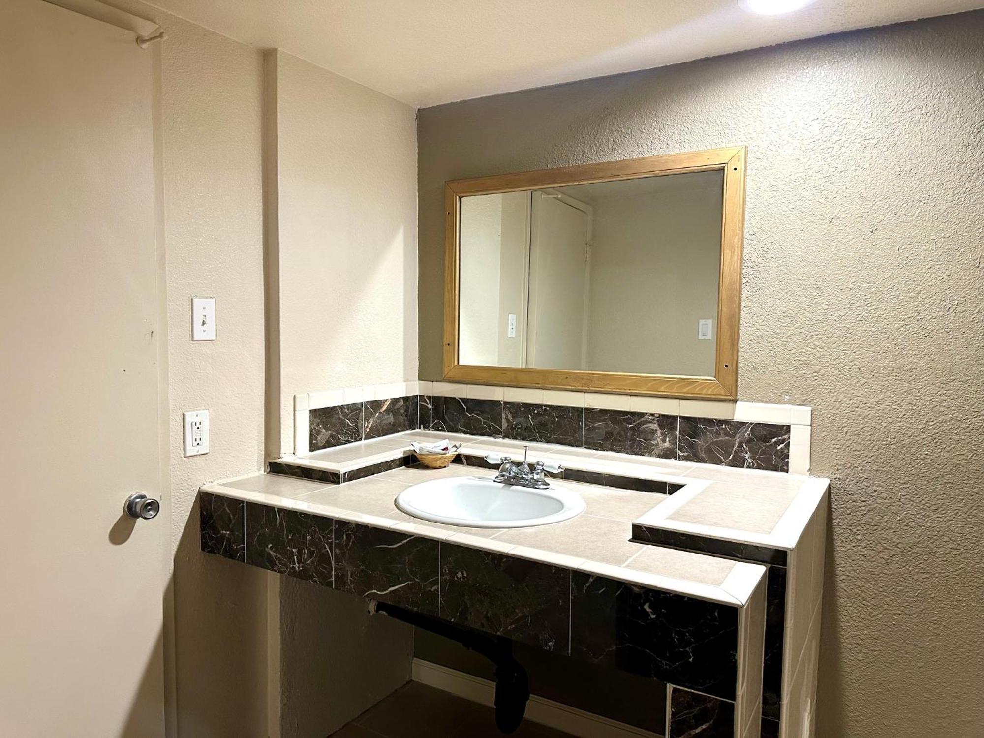 Regency Inn 弗雷斯诺 外观 照片
