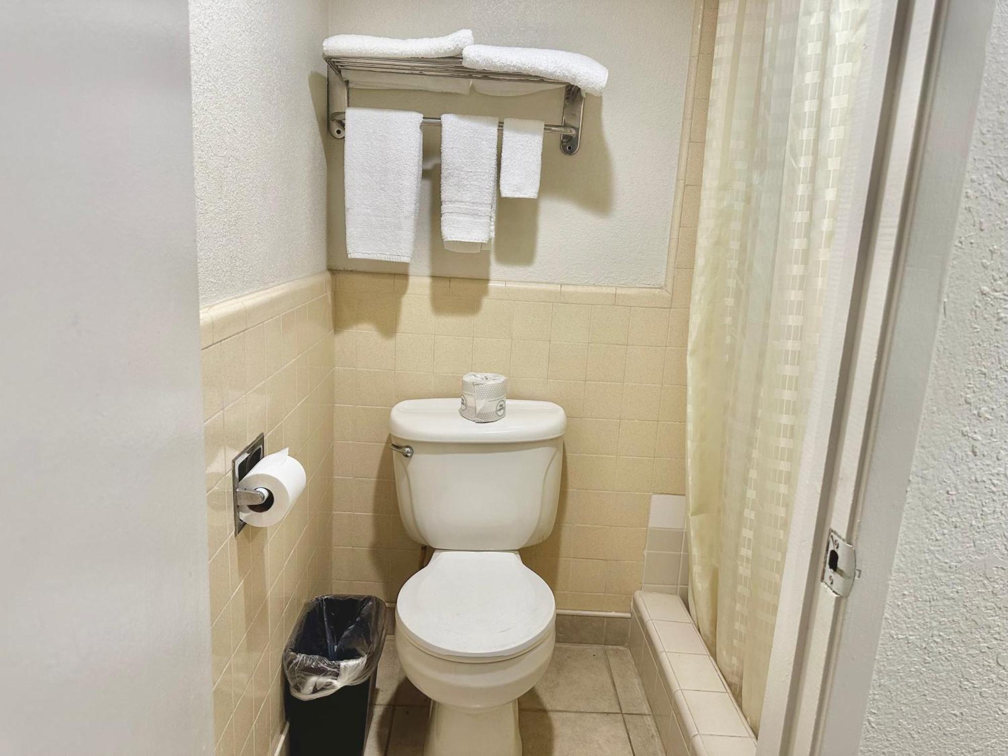 Regency Inn 弗雷斯诺 外观 照片